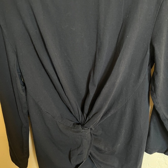J Crew Black Long Sleeve Back-Twist Hem Pima Cotton Tee - Size Small - Picture 3 of 4